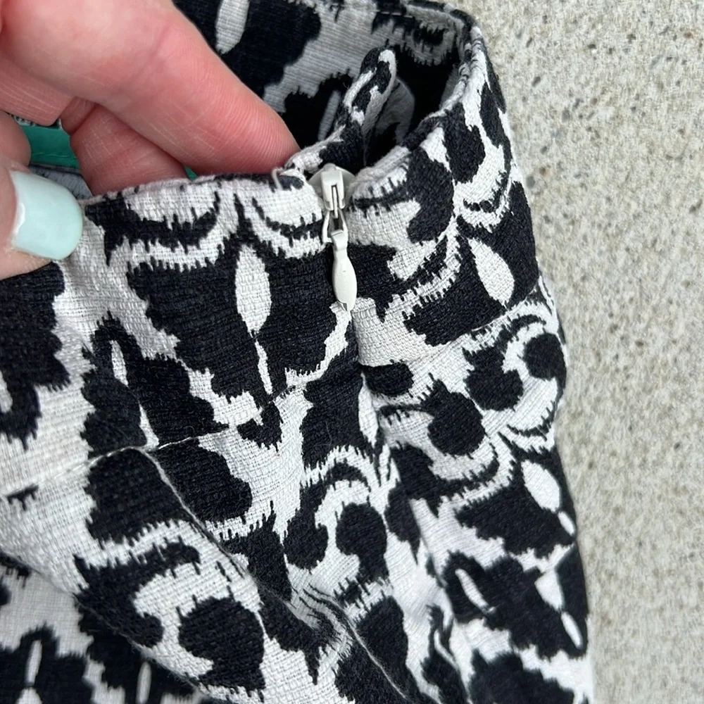Anthropologie Cartonnier Lithograph
Black White Print High Waist Shorts Size 6 - Picture 6 of 12